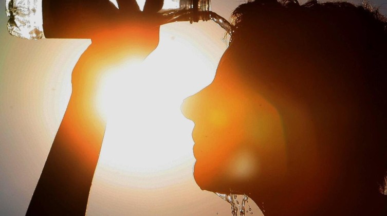 أجواء خماسينية جافة وحارة نسبياً في أول أيام عيد الفطر