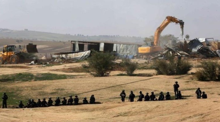 أريحا: الاحتلال يهدم منزلين قيد الإنشاء في قرية الديوك
