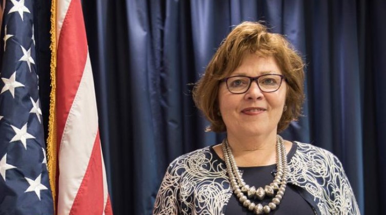 79-200046-barbra-leaf-israel-visit_700x400