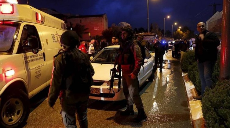 بالصور: مستوطن يدهس شقيقتين في تل أبيب