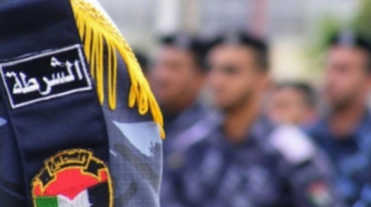 الشرطة بغزة تعلن القبض على مروجي عملات مزيفة