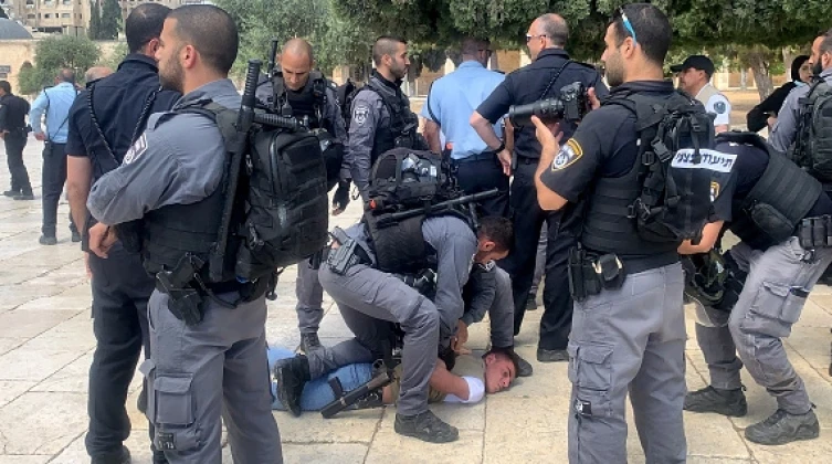 جيش الاحتلال يعتقل 3 فلسطينيين من القدس المحتلة
