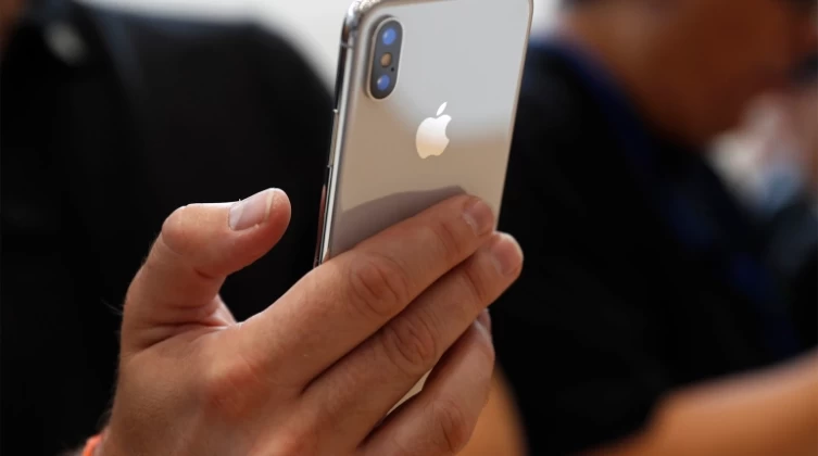 APPLE-IPHONE