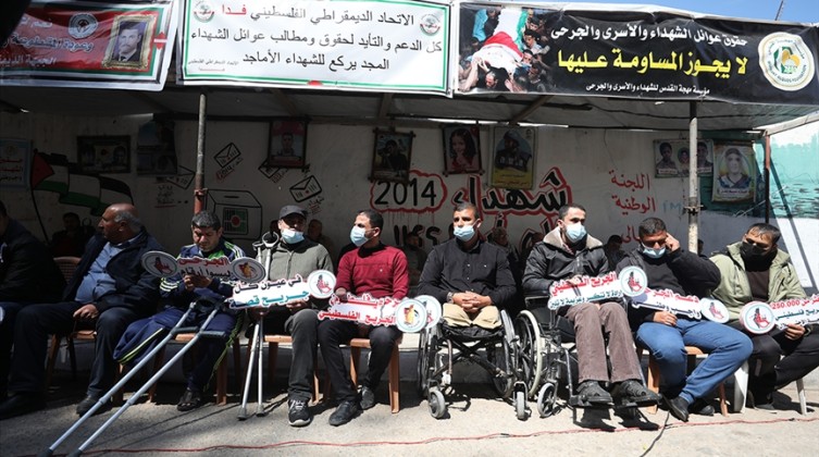 الجرحى الفلسطينيون.. أنتم الشرفاء وهم المجرمون