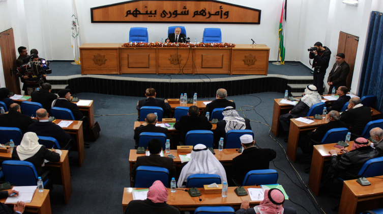 الأغا التشريعي يعمل على تطوير قانون التقاعد العام في غزة 2022
