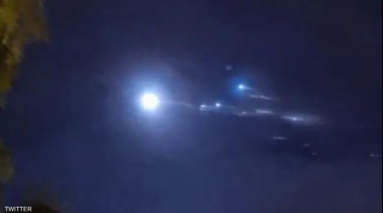 الصاروخ الصيني الخارج عن السيطرة يسقط على الأرض