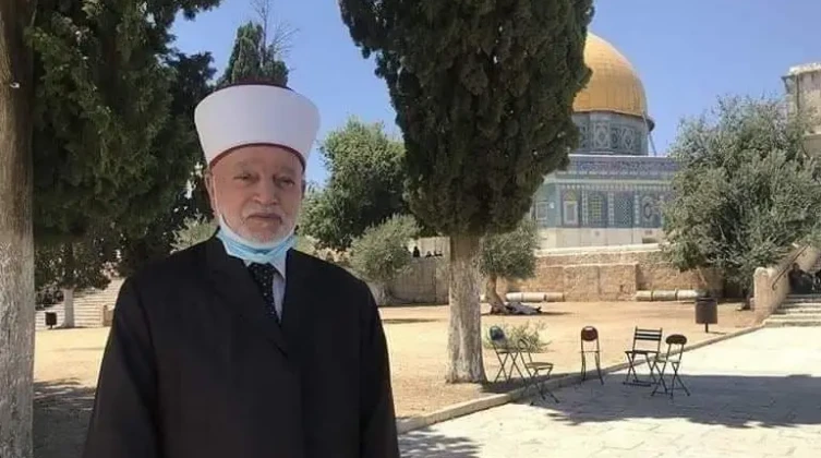 "المفتي القدس" يُدين اقتحام مستوطن لمسجد سعد وسعيد في القدس