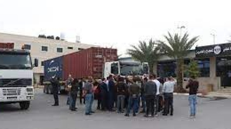 الحكومة الفلسطينية والاتحاد الأوروبي يعلنان عن إجراءات  جديدة لتسهيل التجارة على الحدود مع الأردن