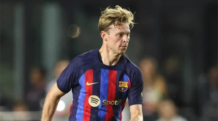 برشلونة ينتظر عرضًا من تشيلسي للتخلص من دي يونج