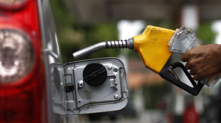 انخفاض أسعار الوقود في إسرائيل مطلع آب