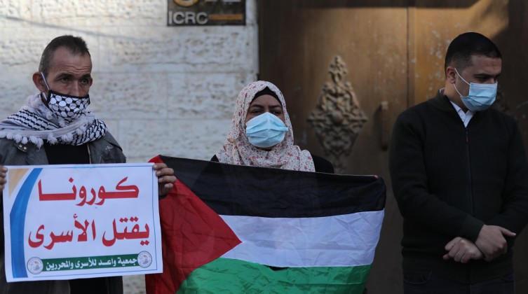 إصابات  بفيروس كورونا في صفوف الأسرى بسجن النقب