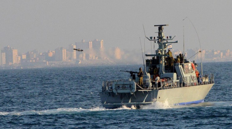 زوارق الاحتلال تستهدف الصيادين شمال قطاع غزة