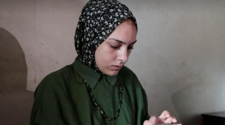 اتحاد لجان المرأة الفلسطينية يزور الطالبة نور السويركي "أم اللوز"