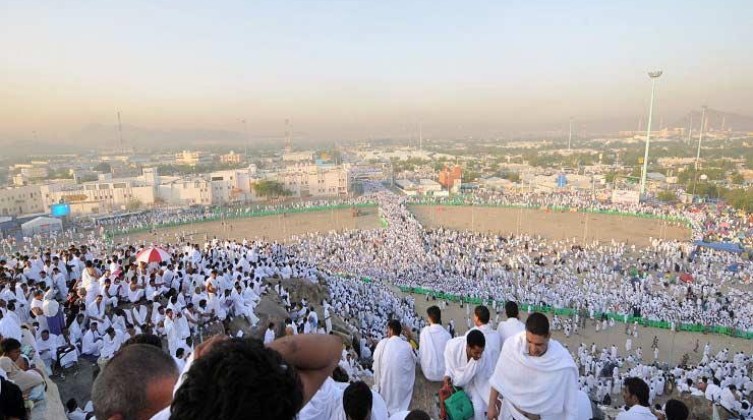 الحجاج يتوافدون للمدينة المنورة قادمين من مكة