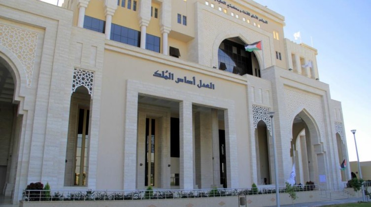 غدًا الأحد..نقابة المحامين تُعلن تعليق العمل أمام كافة المحاكم