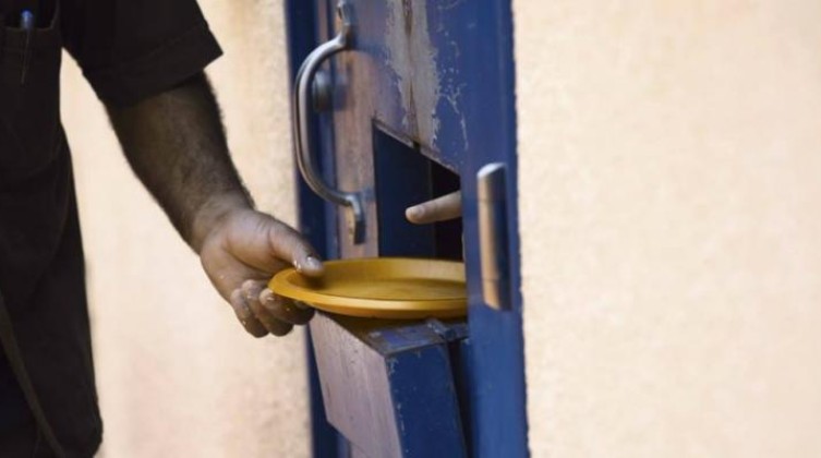 "الحركة الأسيرة" تتخذ إجراءين عقب استشهاد "فرج الله"