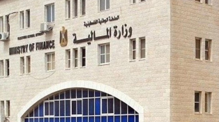 مالية غزة:  الحكومة تعاني من أزمة مالية وهناك ديون للبنوك