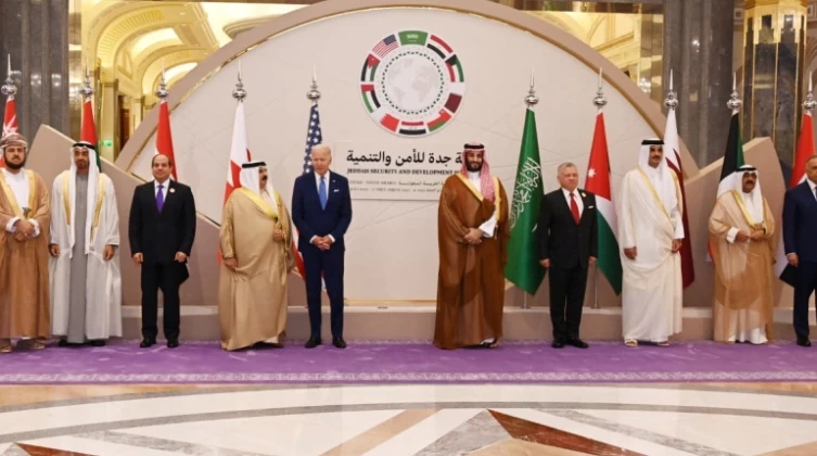 يديعوت: خيبة أمل إسرائيلية من "قمة جدة" وقلق من "قمة طهران"