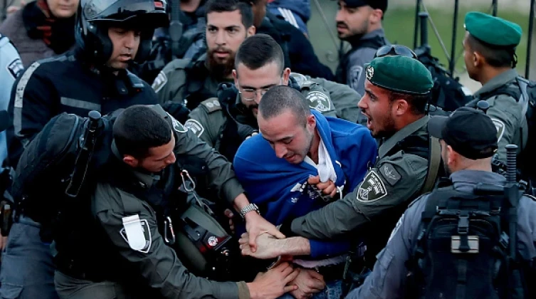 القدس المحتلة: الاحتلال ينغص على الفلسطينيين فرحتهم بنتائج الثانوية العامة