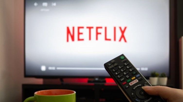 في 3 أشهر فقط..."نتفلكس" تخسر نحو مليون مشترك