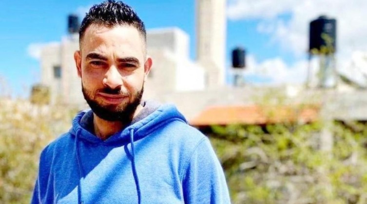 الأسير ريان يواصل إضراب عن الطعام