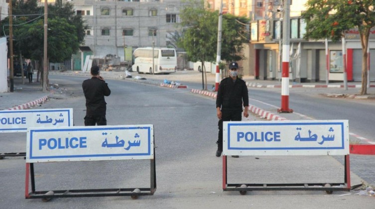 "الإعلام الحكومي بغزة" يتخذ إجراءات مهنية بحق ناشطين إثنين على مواقع التواصل