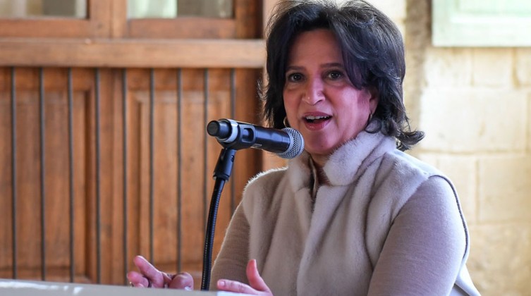 حماس نقدر موقف مسؤولة بحرينية لرفضها مصافحة سفير إسرائيلي