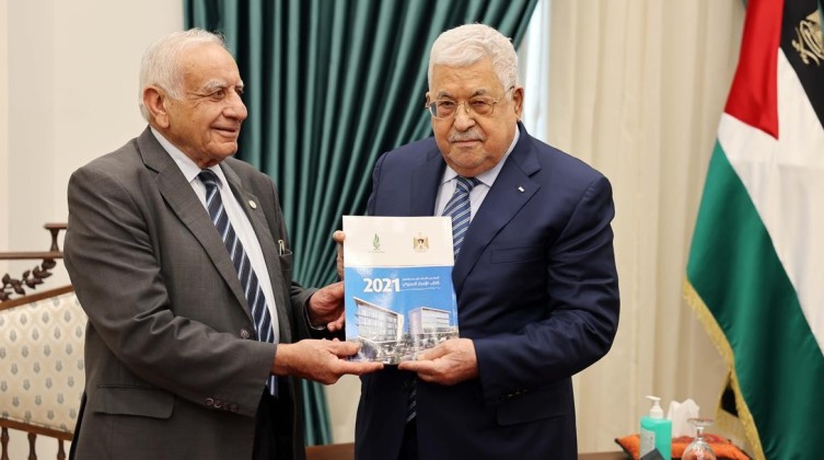 الرئيس عباس يطلع على التقرير السنوي للمجلس الأعلى للإبداع والتميز