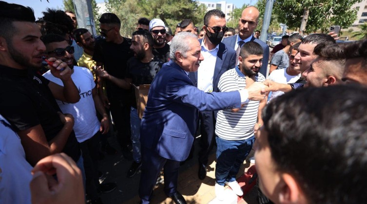 اشتية يرسل رسالة لطلبة الثانوية العامة بعد إعلان نتائج توجيهي 2022