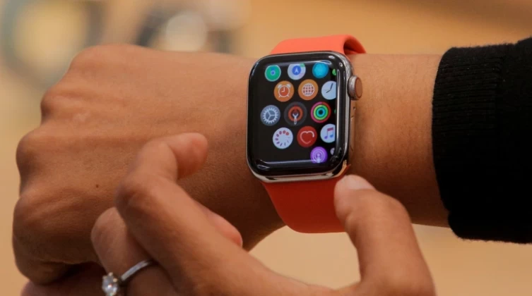 ساعة "آبل" قد "تبلغك أنك مصاب بالحمى"
