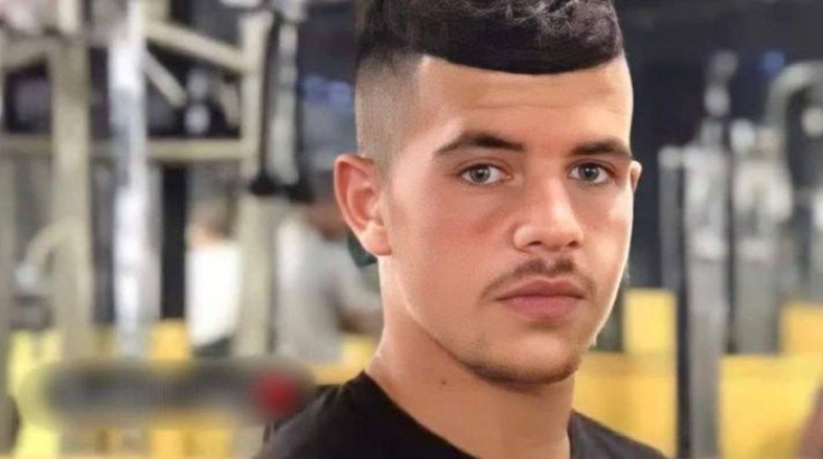 لجان المقاومة تنعي الشهيد الفتى "أمجد أبو عليا"