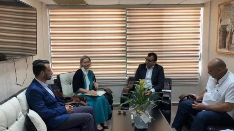 لقاء للنظر في أوضاع اللاجئين بمخيمات الضفة الغربية