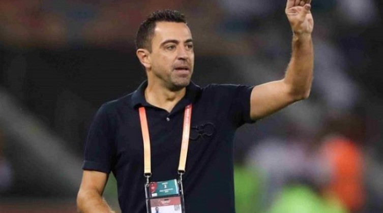 تشافي يفجر مفاجأة بشأن ميركاتو برشلونة