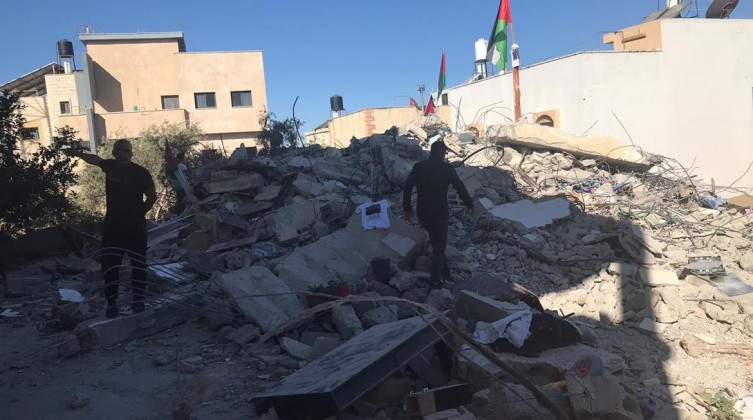 حماس تعقب على هدم الاحتلال منزلي عائلتي منفذي عملية "أرئيل"