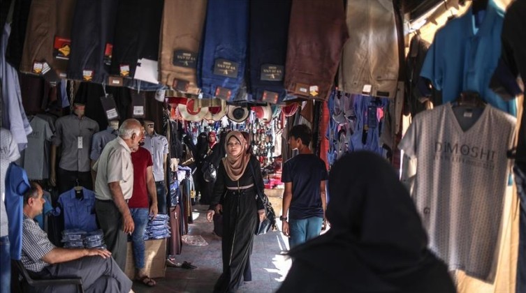 "غزة": نقابة تجار الألبسة تصدر بيانا بشأن فرض رسوم على بعض الملابس المستوردة