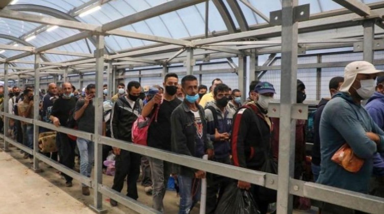 "العمل بغزة" تعلن آلية اصدار التصاريح وموعد التسجيل الجديد