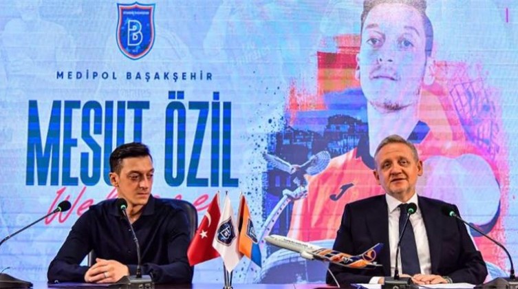 رسميًا.. باشاك شهير التركي يُعلن التعاقد مع أوزيل
