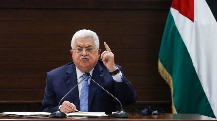 الشيخ يكشف عن الحالة الصحية لـلرئيس "عباس"
