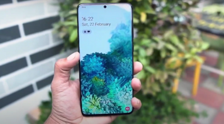 "سامسونغ" تكشف عن هاتفها القادم