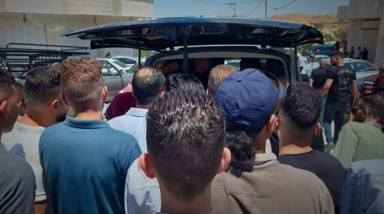 الاحتلال يسلم جثمان الشهيد فالح جرادت من الخليل