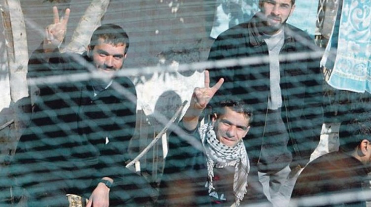 الأسرى يبدؤون أولى خطوات التصعيد غدا الإثنين