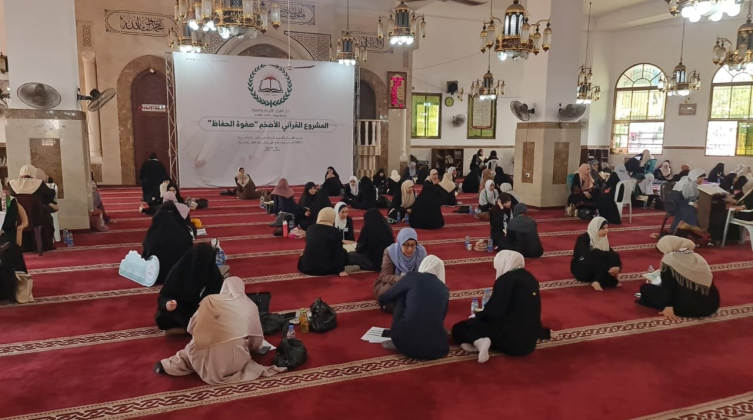مشروع "صفوة الحفاظ" لسرد القرآن على جلسة واحدة