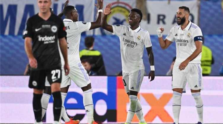 ريال مدريد بطلاً للسوبر الأوروبي بثنائية أمام فرانكفورت