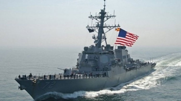 "الجيش الصيني" يراقب سفن حربية أميركية تبحر عبر مضيق تايوان