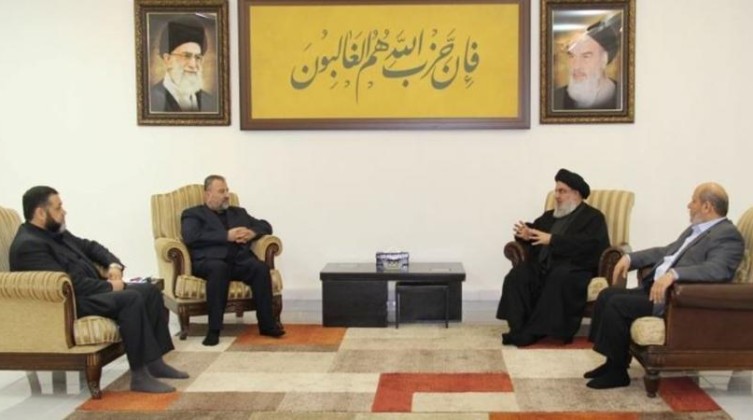 برئاسة العاروري .. وفد قيادي من حماس يلتقي نصر الله