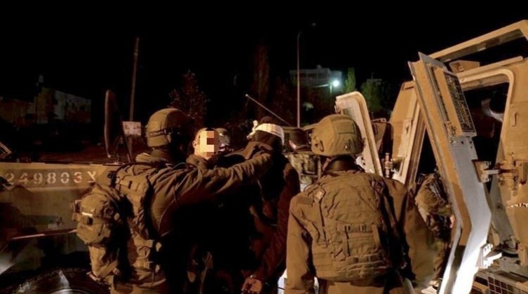 الاحتلال يعتقل 3شبان من نابلس والقدس