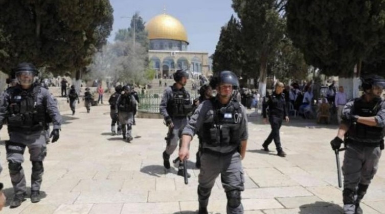 القدس المحتلة: مستوطنون يقتحمون باحات المسجد الأقصى