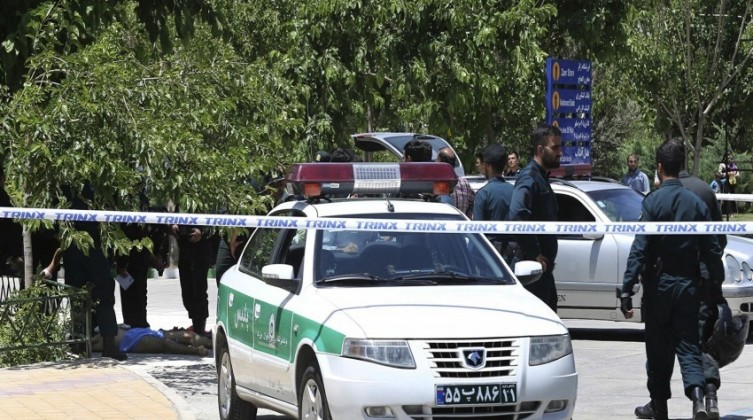 ايران تعتقل  خلية تجسس تعمل لصالح الاحتلال الإسرائيلي
