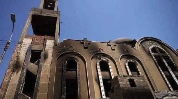 عشرات القتلى الاصابات بحريق كنيسة في مصر
