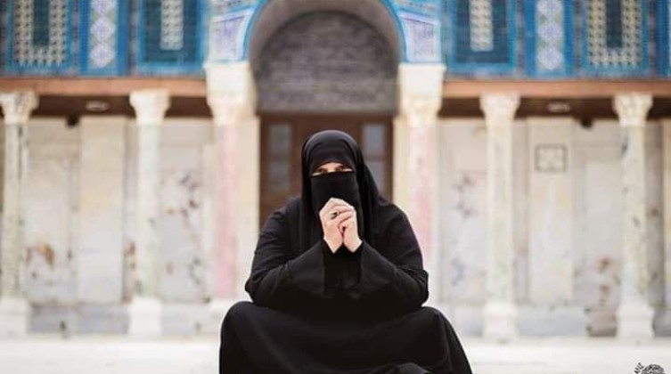 سلطات الاحتلال تبعد مرابطة مقدسية عن المسجد الأقصى